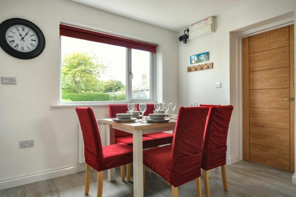 The Chevy Villa Seahouses Exterior photo